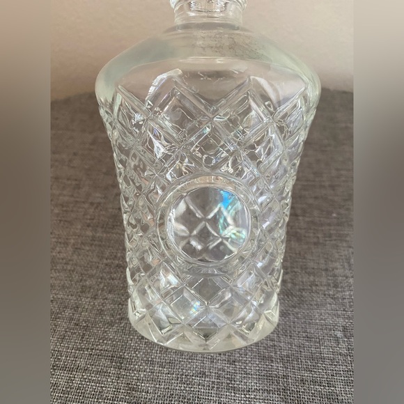 Small Glass Decanter Diamond Pattern 9.5”H - Picture 3 of 11